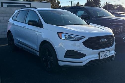 2022 Ford Edge SE
