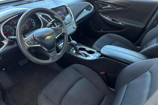 Sterling Gray Metallic 2023 Chevrolet Malibu FWD 1LT
