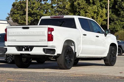 Summit White 2026 Chevrolet Silverado 1500 Custom