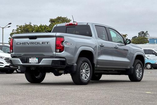 Sterling Gray Metallic 2024 Chevrolet Colorado LT
