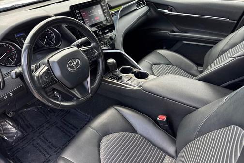 Ice Cap 2024 Toyota Camry SE