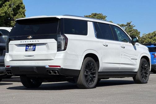 2025 Chevrolet Suburban 4WD High Country