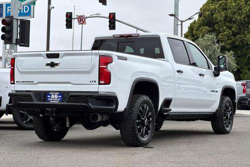 Summit White 2026 Chevrolet Silverado 2500 LTZ