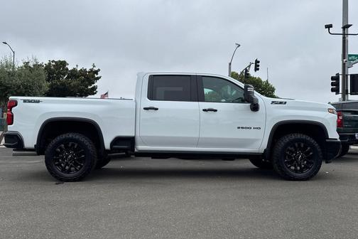 Summit White 2026 Chevrolet Silverado 2500 LTZ