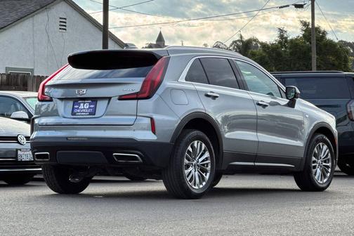 2024 Cadillac XT4 Premium Luxury