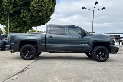 Graphite Metallic 2018 Chevrolet Silverado 1500 2LT