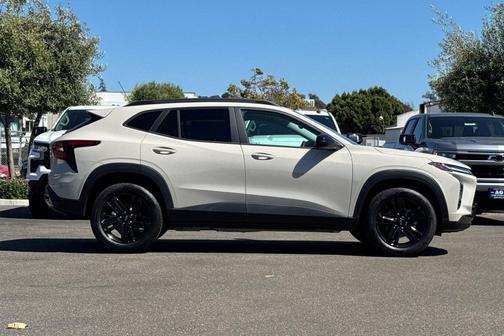 White Sands 2026 Chevrolet Trax FWD ACTIV