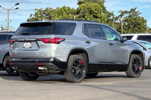 Sterling Gray Metallic 2023 Chevrolet Traverse Premier