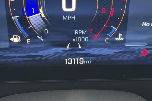 Summit White 2025 Chevrolet Traverse LT