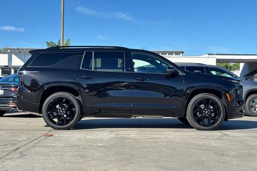 Mosaic Black Metallic 2026 Chevrolet Traverse RS