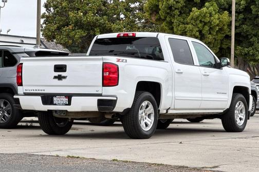 Summit White 2018 Chevrolet Silverado 1500 2LT