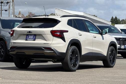 White Sands 2026 Chevrolet Trax FWD ACTIV