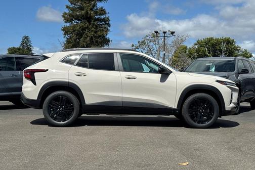 White Sands 2026 Chevrolet Trax FWD ACTIV
