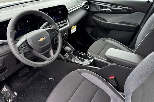 Summit White 2026 Chevrolet Trailblazer LS