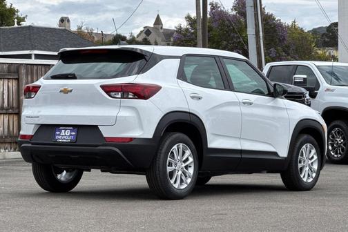 Summit White 2026 Chevrolet Trailblazer LS