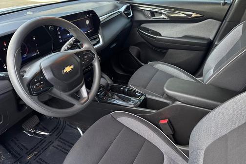 Summit White 2025 Chevrolet Trailblazer LT