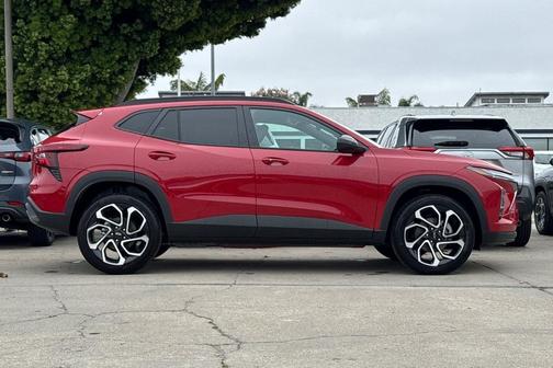 Apex Red 2026 Chevrolet Trax FWD 2RS