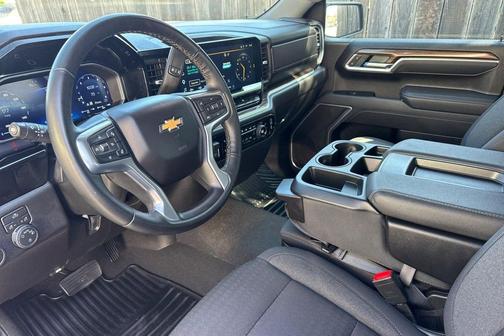 Summit White 2026 Chevrolet Silverado 1500 LT
