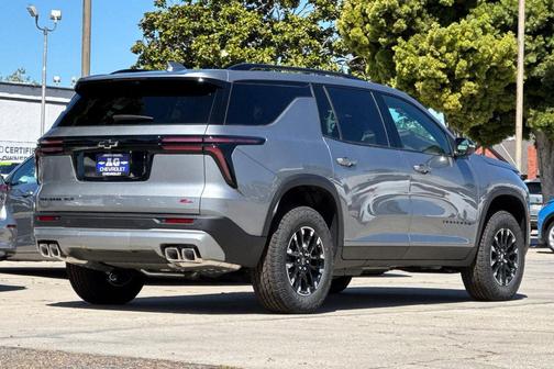 Sterling Gray Metallic 2026 Chevrolet Traverse AWD Z71