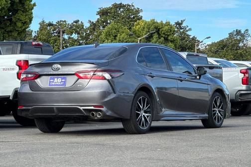 Predawn Gray Mica 2021 Toyota Camry SE