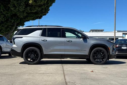 Sterling Gray Metallic 2026 Chevrolet Traverse RS
