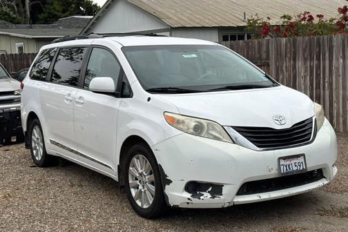 Super White 2011 Toyota Sienna LE