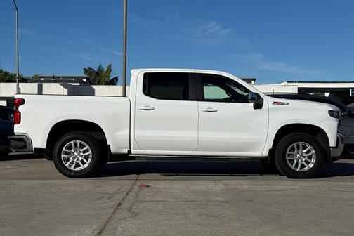 Summit White 2021 Chevrolet Silverado 1500 LT