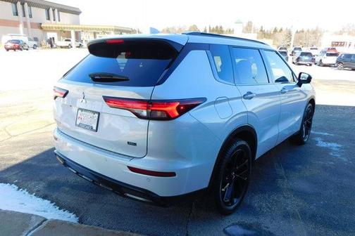 White 2024 Mitsubishi Outlander SEL Black Edition