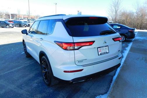 White 2024 Mitsubishi Outlander SEL Black Edition