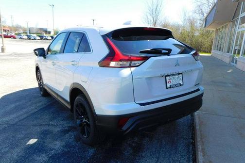 White Diamond 2026 Mitsubishi Eclipse Cross LE
