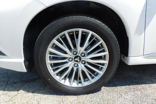 Diamond White Pearl 2022 Mitsubishi Outlander PHEV SEL