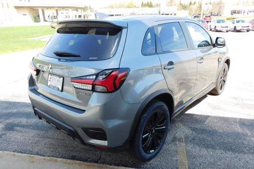 Mercury Gray Metallic 2026 Mitsubishi Outlander Sport LE