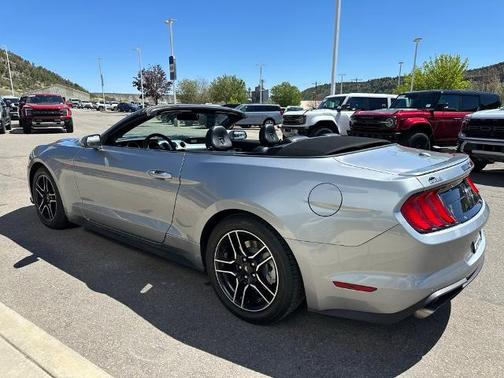 2022 Ford Mustang ECOBOOST PREMIUM