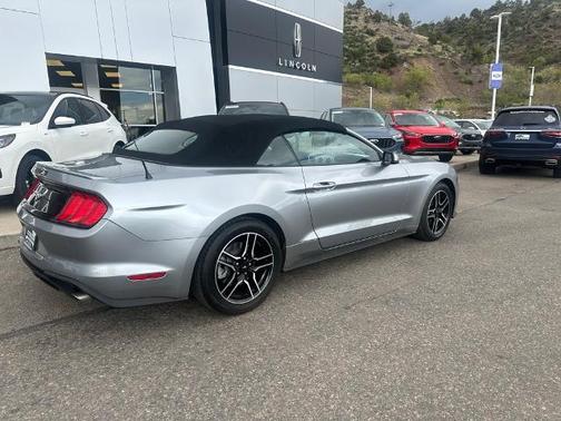 2022 Ford Mustang ECOBOOST PREMIUM