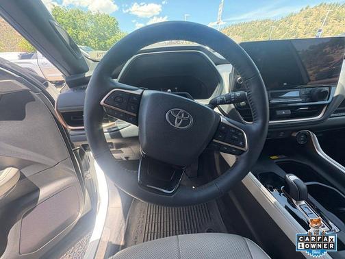 Pearl 2024 Toyota Grand Highlander Hybrid MAX Platinum