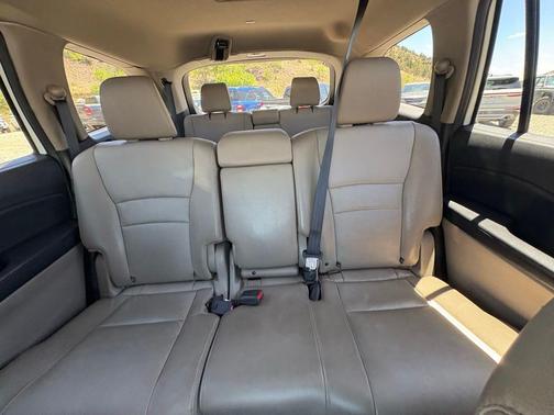 White 2016 Honda Pilot EX-L