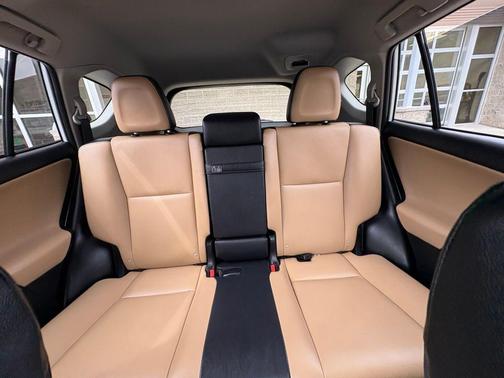 Blizzard Pearl 2018 Toyota RAV4 Hybrid Limited
