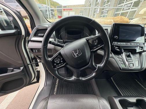 White 2018 Honda Odyssey EX-L
