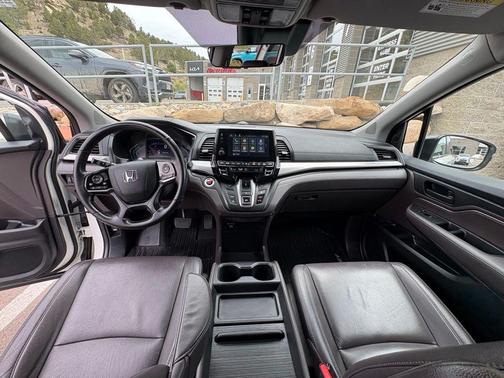 White 2018 Honda Odyssey EX-L