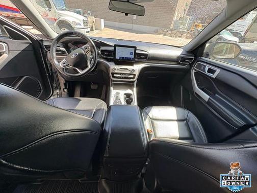 ICONIC SILVER METALLIC 2022 Ford Explorer XLT