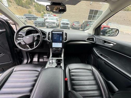 Blue Metallic 2022 Ford Edge SEL