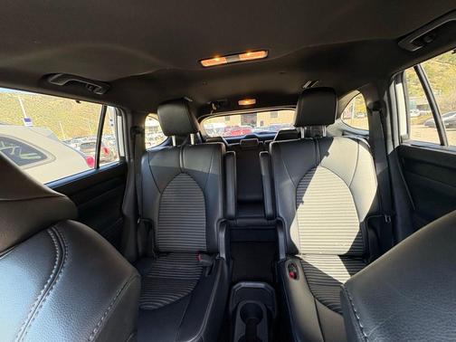 Blizzard Pearl 2021 Toyota Highlander XSE