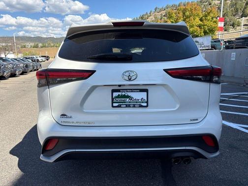 Blizzard Pearl 2021 Toyota Highlander XSE