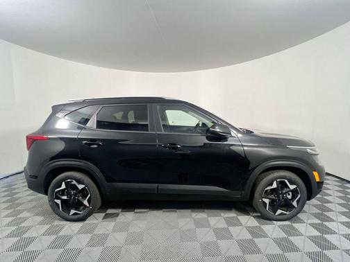Fusion Black 2026 Kia Seltos S