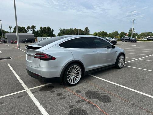 Silver Metallic 2018 Tesla Model X 100D