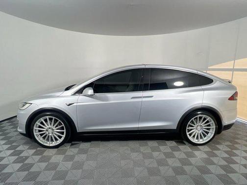 Silver Metallic 2018 Tesla Model X P100D