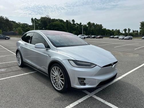 Silver Metallic 2018 Tesla Model X 100D