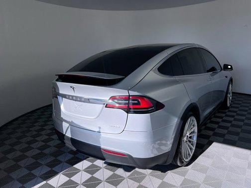 Silver Metallic 2018 Tesla Model X P100D