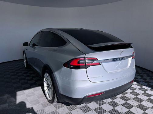 Silver Metallic 2018 Tesla Model X P100D