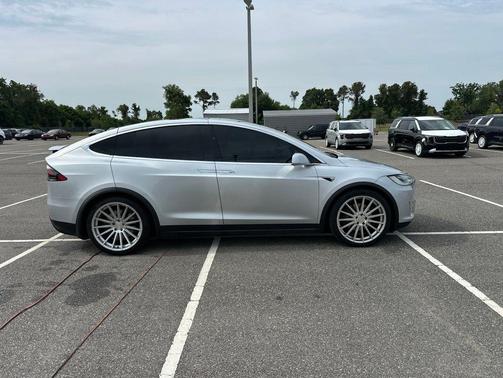 Silver Metallic 2018 Tesla Model X 100D